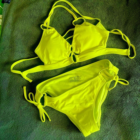 LIME GREEN ADORE ME BIKINI - Picture 5 of 5